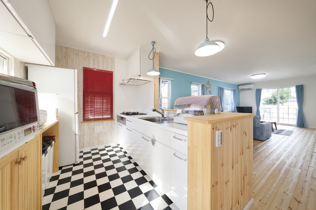 ファッションブランドのショールームのよう カリフォルニアスタイルのお家 Bord De Mer Cuisine Autres Perimetres Par Design House F 古川工務店 Houzz