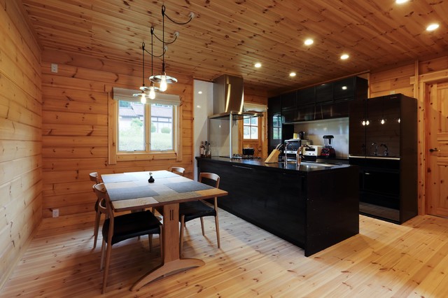 ブルーグレーのモダンログハウス アジアン キッチン 株式会社 Taloインターナショナル Houzz ハウズ