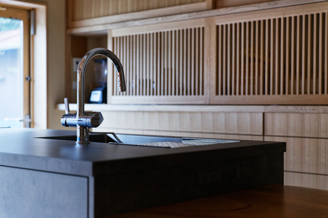 北欧と和を上手にミックスしたキッチン Japanese Kitchen Tokyo By キッチンハウス Houzz