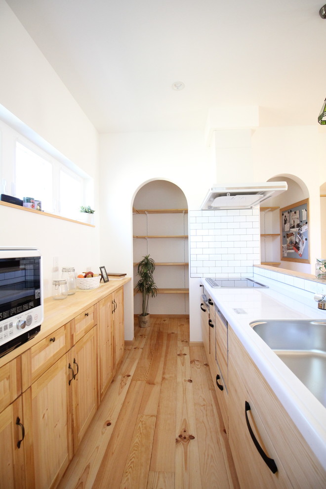 大仙市ナチュラルアメリカンスタイル Farmhouse Kitchen Other By 茂木建設株式会社 Houzz