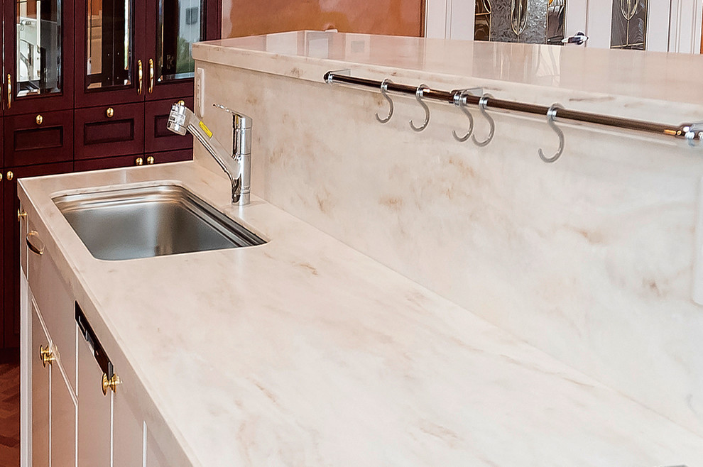 天板 立ち上がりは人工大理石 Victorian Kitchen Other By Re Blanc テイオー産業 Houzz