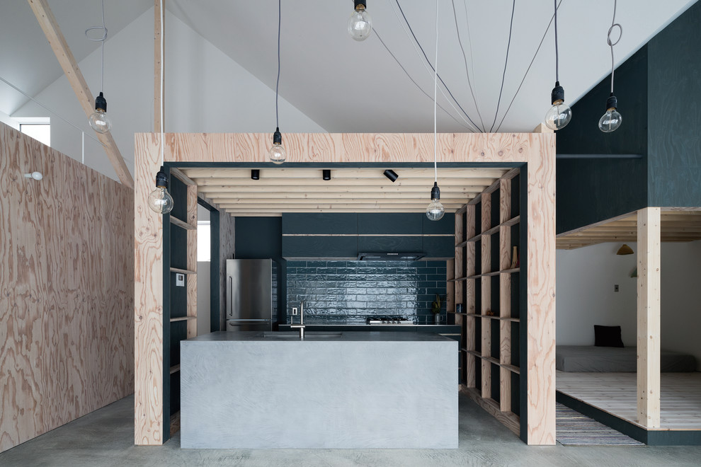 旗竿地の家 Industrial Kitchen Sapporo By 株式会社kanna Design カンナデザイン Houzz