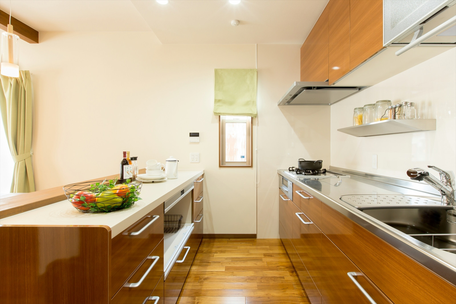 木の温もりが溢れる和モダンの家 Asian Kitchen Other By だいかねの家 Houzz