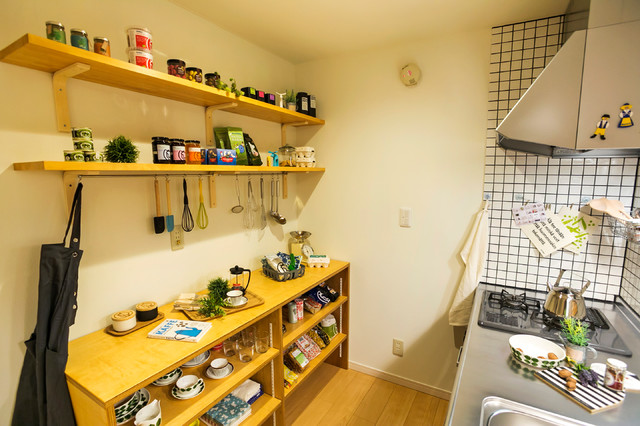 水色の腰壁がかわいい かもめ食堂 スタイル Scandinavian Kitchen Other By Reforco リフォルコ Houzz 水色の腰壁がかわいい かもめ食堂 スタイル Scandinavian Kitchen Other By Reforco リフォルコ Houzz