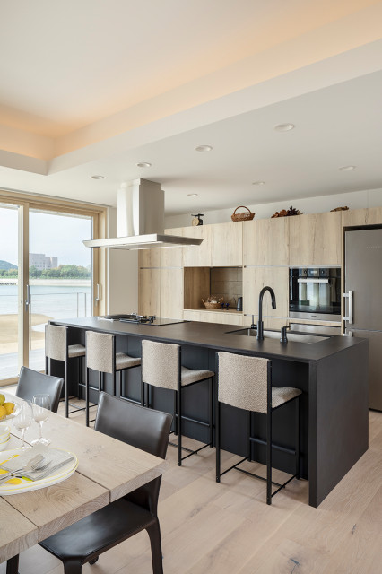 納入事例 水平線に沈む美しい夕日を一望できるキッチン空間 Contemporaneo Cocina Tokio De キッチンハウス Houzz