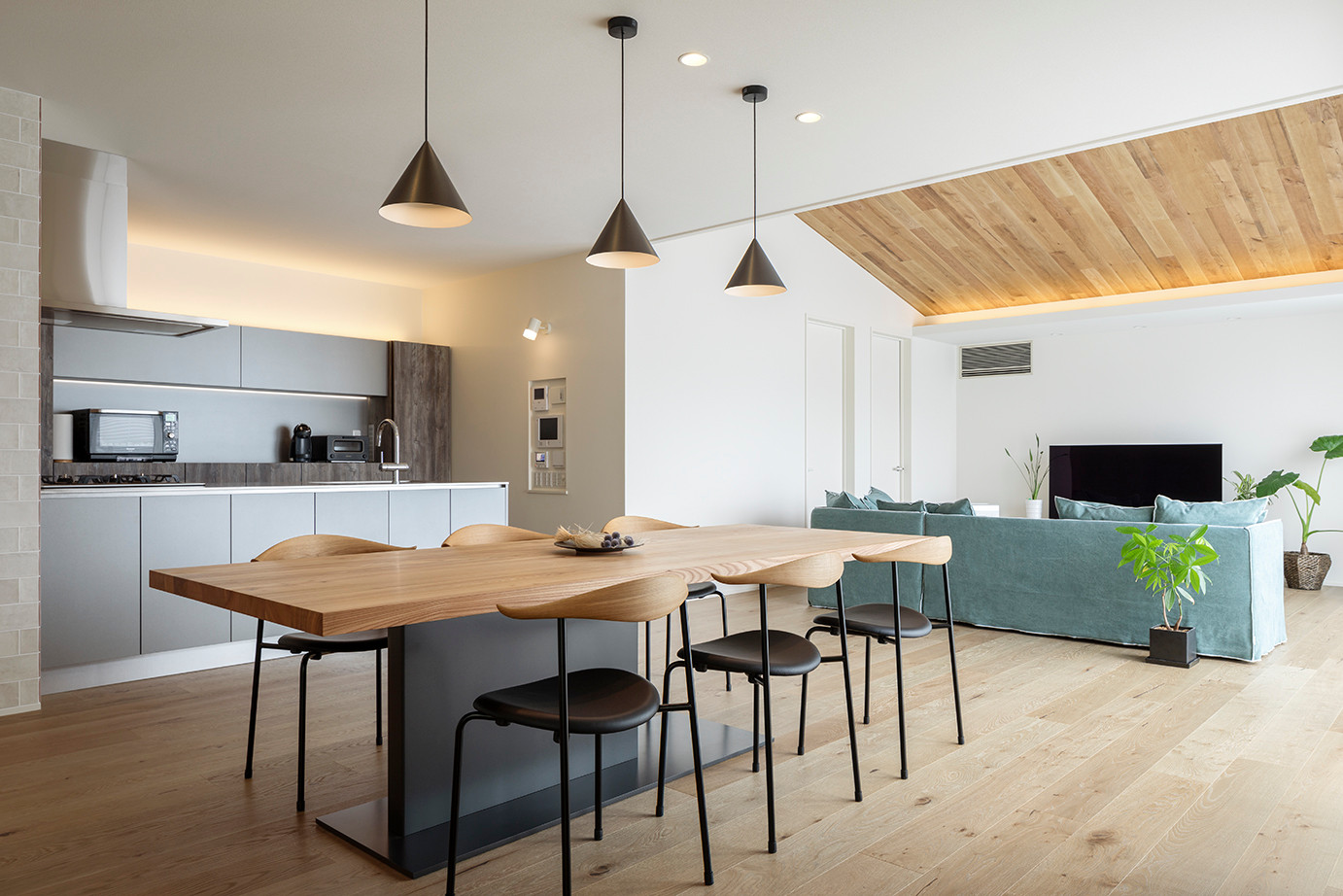 納入事例 海外の洋書に出てくるようなインテリアとクールモダンなキッチン Modern Kitchen Tokyo By キッチンハウス Houzz