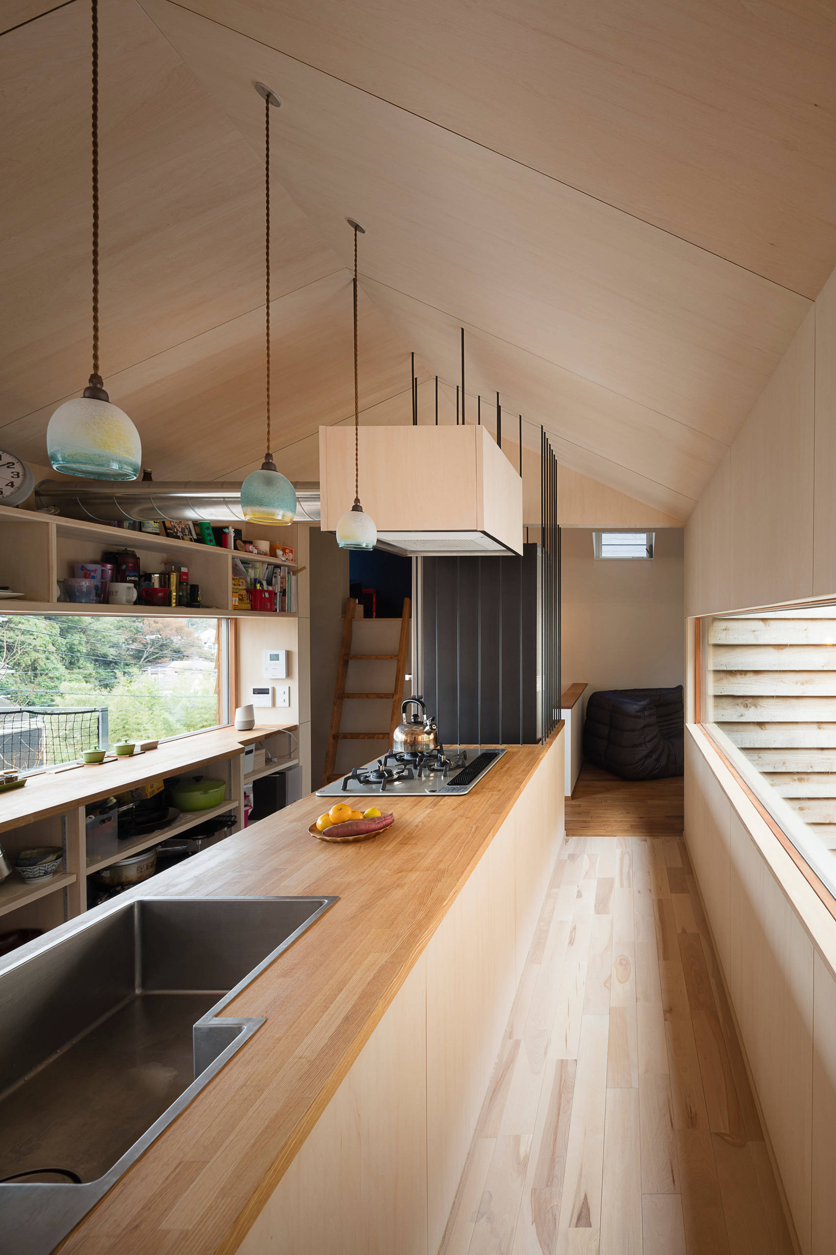 逗子の自然に包まれる家 Asian Kitchen Other By 岸本和彦 Acaa Houzz