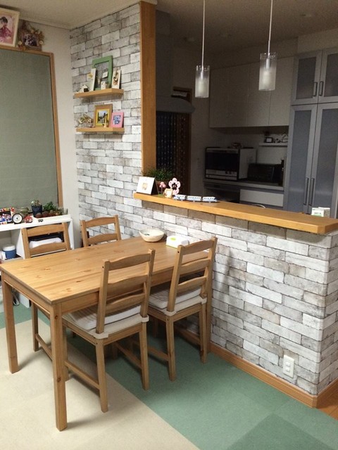 Diy キッチン カウンター下にシャビーシックな白レンガ壁紙 Cucina Altro Di Deco All Okayama デコール岡山
