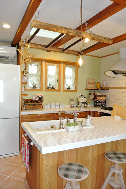 Original タイルと人工大理石のコラボレーションキッチン Campagne Cuisine Nagoya Par 株式会社エムズファクトリー Houzz