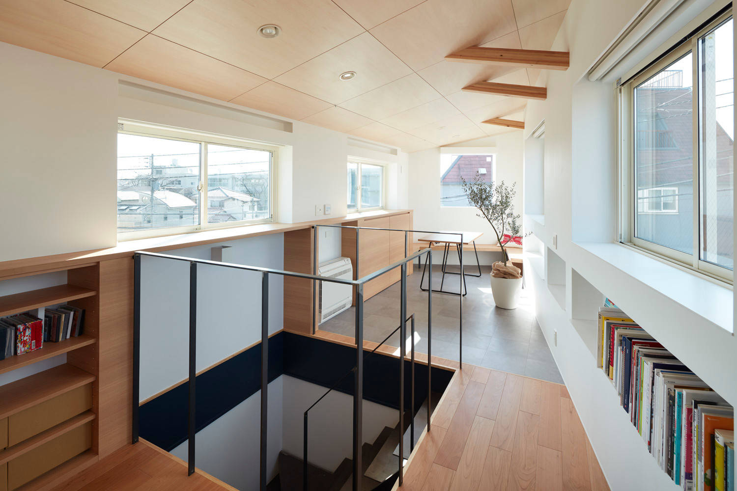 A 1 Modern Sunroom Tokyo By 中佐昭夫 ナフ アーキテクト デザイン Houzz