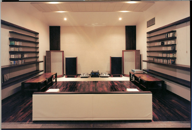 和モダンの隠れ家 本格的オーディオルーム 和室 和風 シアタールーム 他の地域 豊田空間デザイン室 一級建築士事務所 Houzz ハウズ