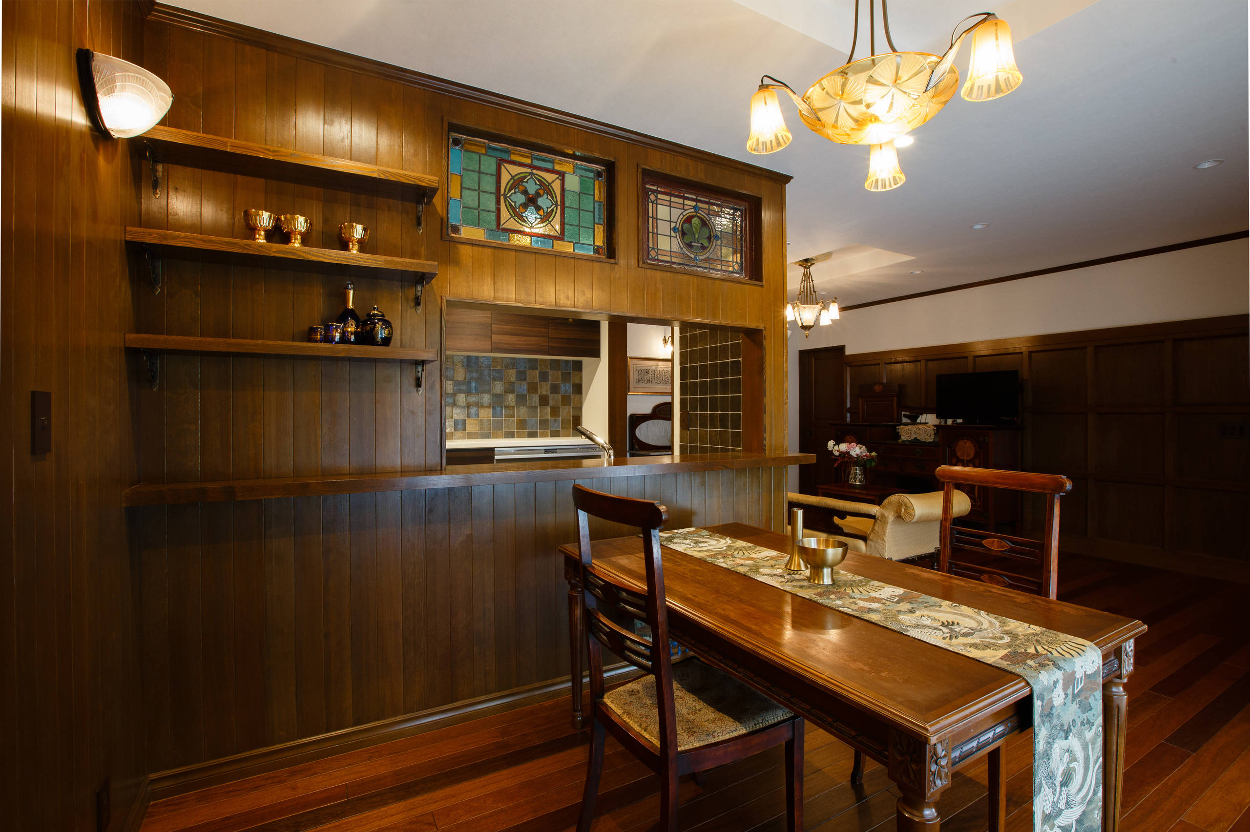 アンティークが活きる家 Transitional Dining Room Tokyo Suburbs By カジャデザイン Houzz