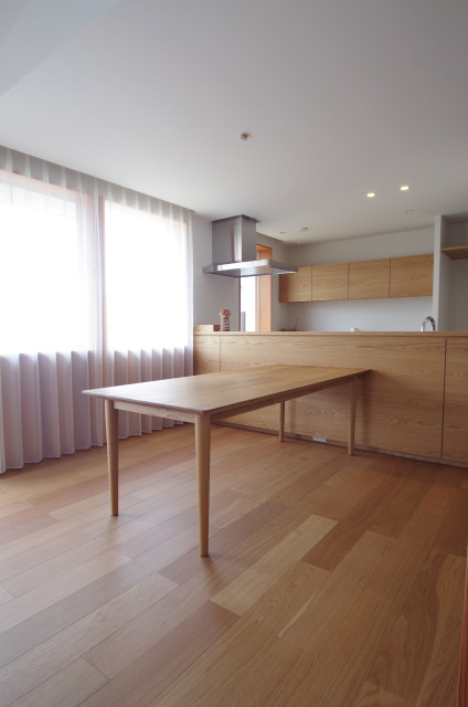 オーク材のダイニングテーブル Moderne Salle A Manger Autres Perimetres Par Luft ルフト オーダー家具とインテリア Houzz オーク材のダイニングテーブル Moderne Salle A Manger Autres Perimetres Par Luft ルフト オーダー家具とインテリア Houzz