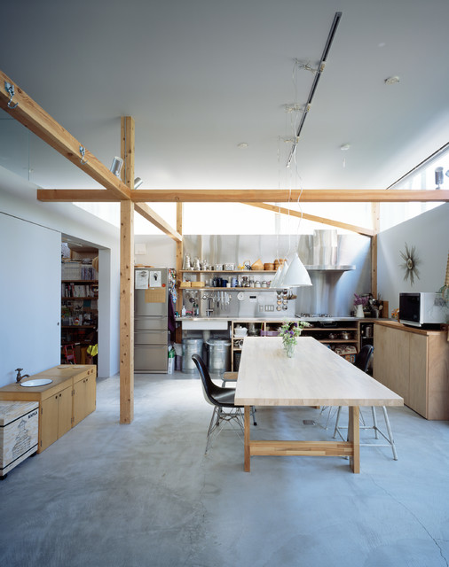 スプリットハウス Industriel Salle A Manger Tokyo Par 成瀬 猪熊建築設計事務所 一級建築士事務所 Houzz