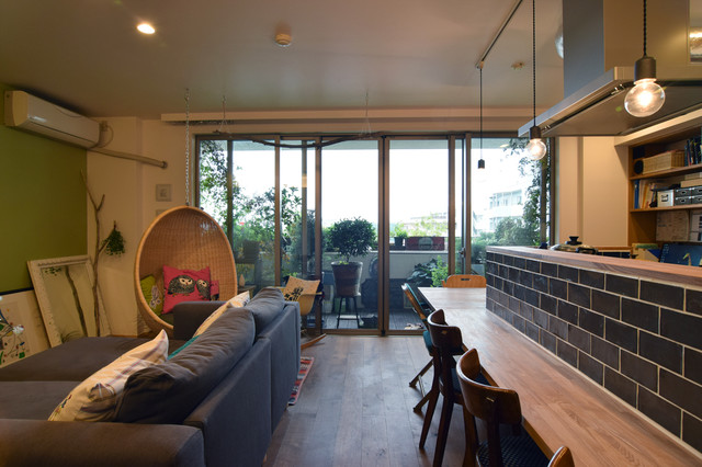 ハンギングチェアのあるリビング空間 ラスティック ダイニング 横浜 株式会社エキップ Houzz ハウズ