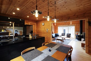 ブルーグレーのモダンログハウス Asiatico Comedor De 株式会社 Taloインターナショナル Houzz