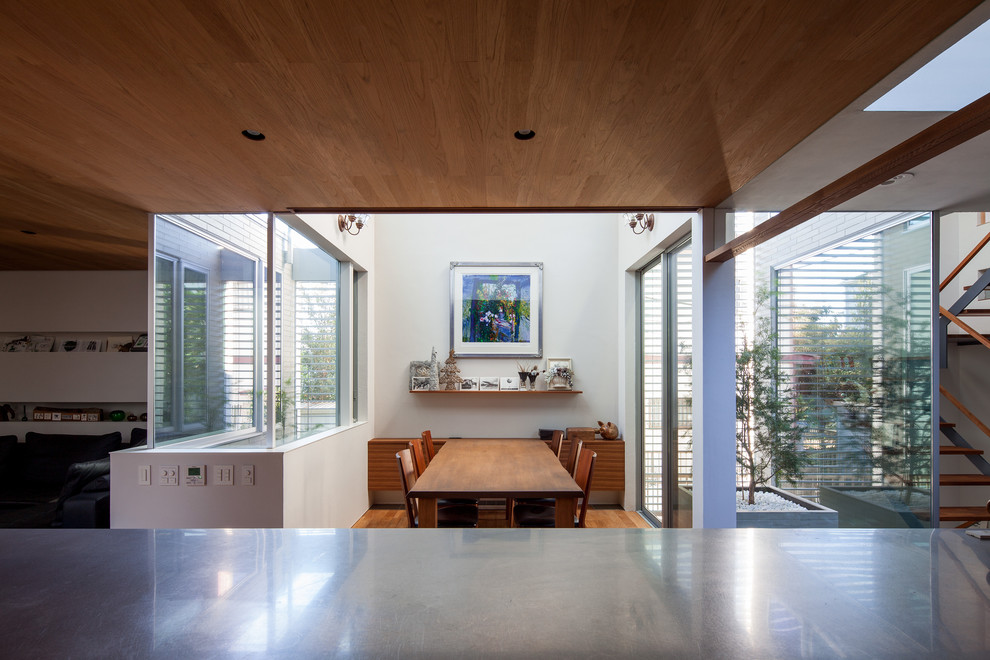 坪庭の家 - Midcentury - Dining Room - Yokohama - by GEN INOUE | Houzz