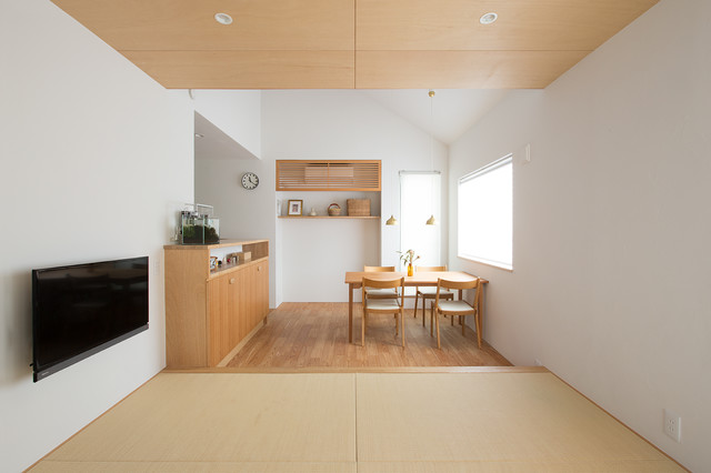 多機能スペースを設けた和モダンな家 Japonais Salle A Manger Faubourg De Tokyo Par 株式会社クレアホーム