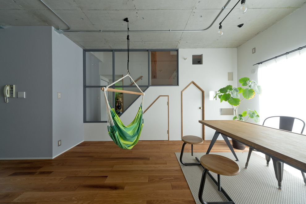 我が家が遊び場 Playground Midcentury Dining Room Osaka By School Bus Osaka スクールバス空間設計