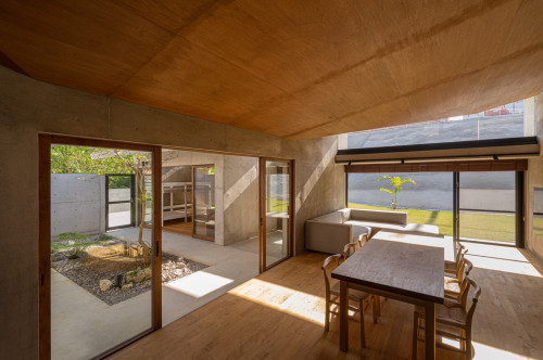 沖縄の伝統的住宅のようなコンクリートの家 Houzz ハウズ