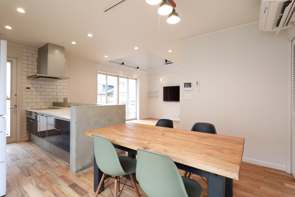 西海岸風ヴィンテージハウス Beach Style Dining Room Other By Home Design Castlee ホーム デザイン キャスリー株式会社 Houzz 西海岸風ヴィンテージハウス Beach Style Dining Room Other By Home Design Castlee ホーム デザイン キャスリー株式会社 Houzz