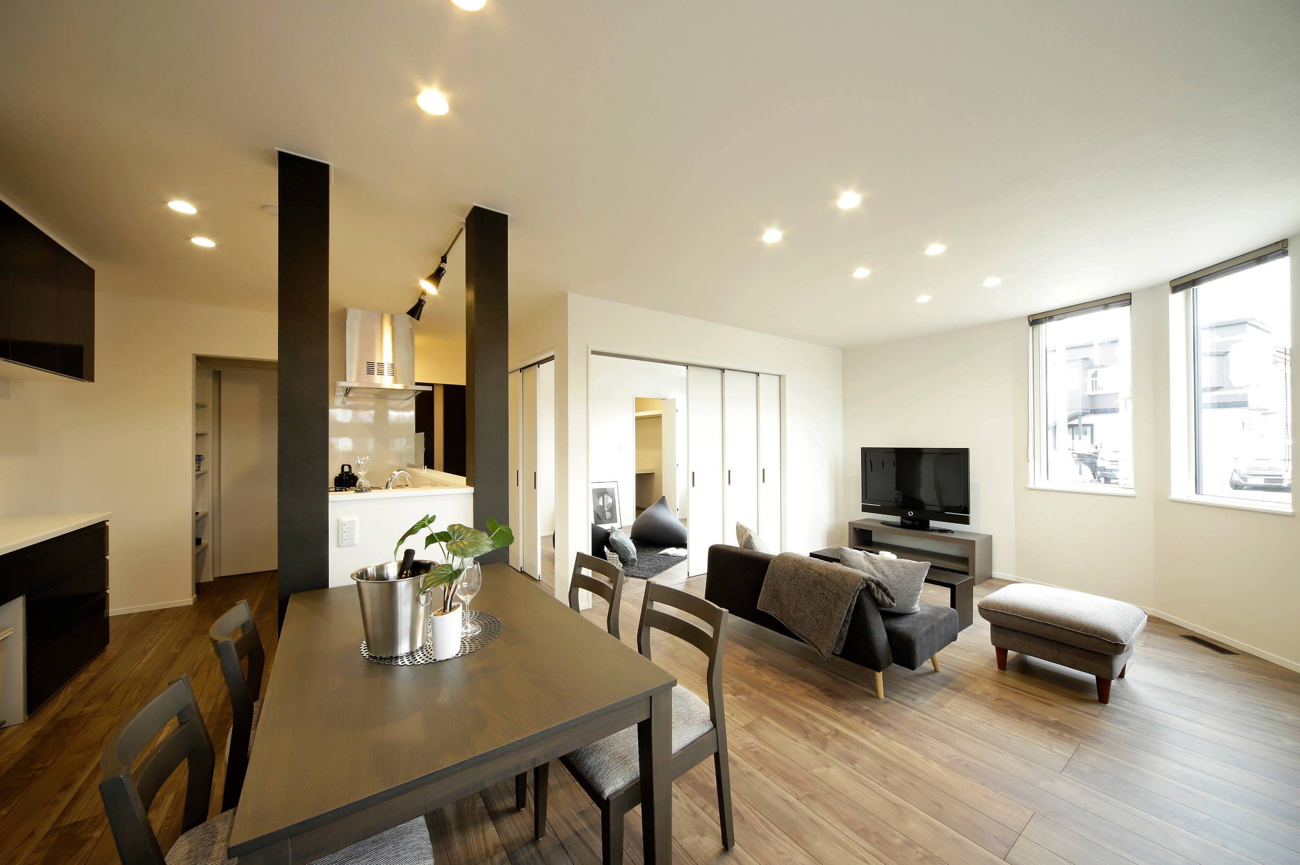 豊栄建設 平岡モデルハウス Modern Dining Room Sapporo By 豊栄建設株式会社 Houzz