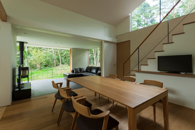 鳴沢の家 薪ストーブとドッグランのある週末住宅 Modern Matplats Annan Av Plusdesign プラスデザイン Houzz