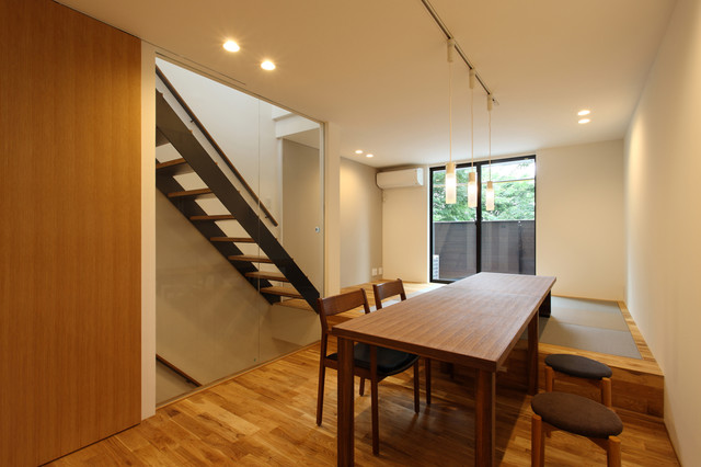 8house ピアノ教室併設の2世帯住宅 8坪の可能性 Asiatique Salle A Manger Autres Perimetres Par Studio Tanpopo Gumi 一級建築士事務所