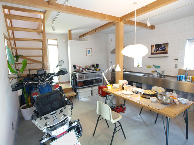 Lwh001 バイクガレージハウス Industrial Comedor Otras Zonas De 志田茂建築設計事務所 Houzz