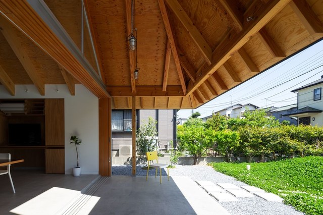 ナガレノイエ 大きな屋根とテーブルの家 Trendy Gardhave Andre Af 一級建築士事務所 ｉｋｍｏ Houzz