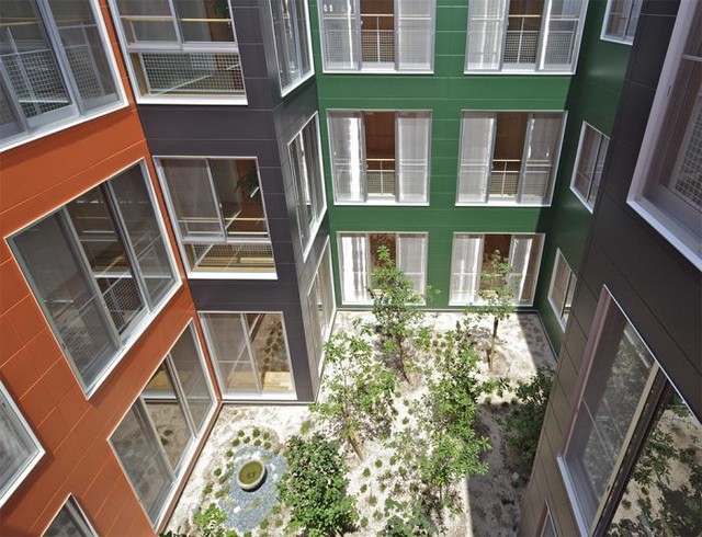 ハートホーム宮野 特別養護老人ホーム ショートステイ サービス付き高齢者向け住宅 モダン テラス 中庭 東京都下 株式会社ヨシダデザインワークショップ Houzz ハウズ