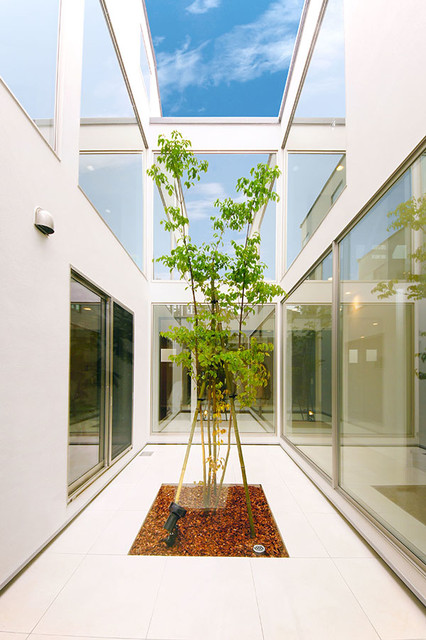 ライトコートのある家 Moderno Patio Tokio De 株式会社テラジマアーキテクツ Houzz