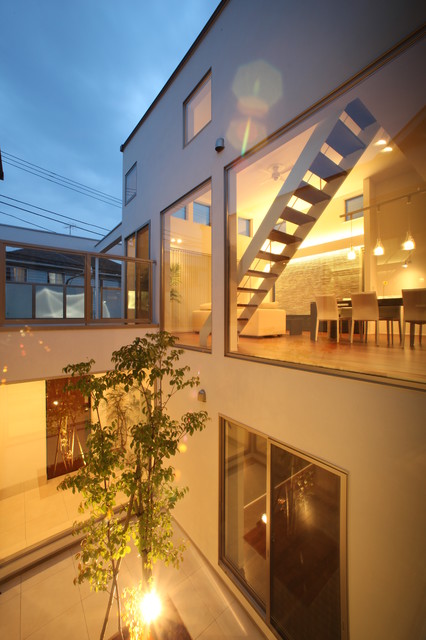 ライトコートのある家 Moderno Patio Tokio De 株式会社テラジマアーキテクツ Houzz