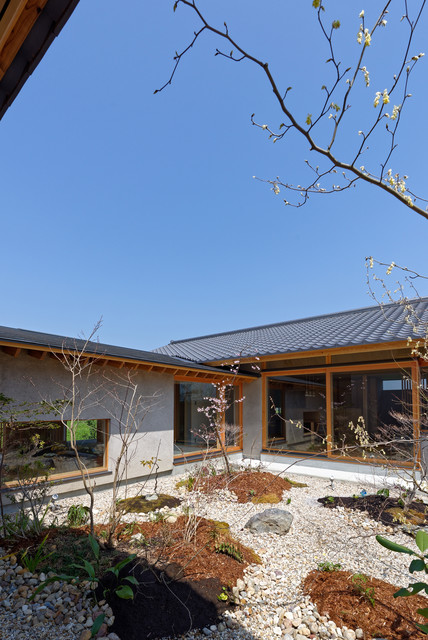 中庭のある平屋 Asiatique Salon Kyoto Par スギエタカシ建築研究所 Houzz 中庭のある平屋 Asiatique Salon Kyoto Par スギエタカシ建築研究所 Houzz