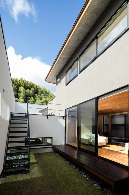 京都 西山のガレージハウス Japonais Terrasse Et Patio Kyoto Par ザウス株式会社 Zaus Co Ltd Houzz