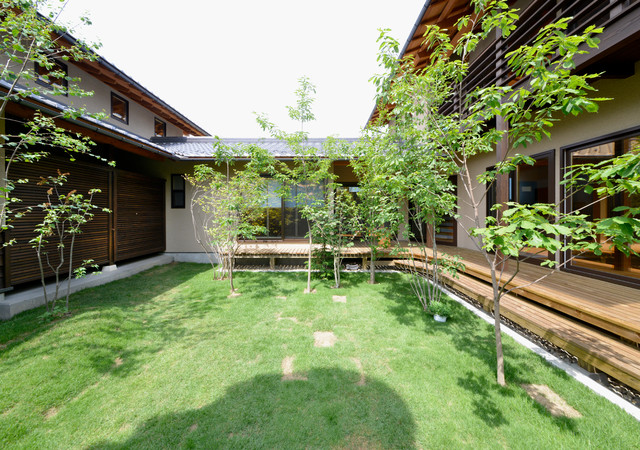 古い町に調和する和風 Japanese Patio Other By 林写真事務所 Houzz Ie