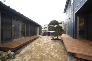 古民家再生 改修後 庭 ウッドデッキ Japanese Patio Other By かかりつけ大工 株式会社 友建 Houzz Uk