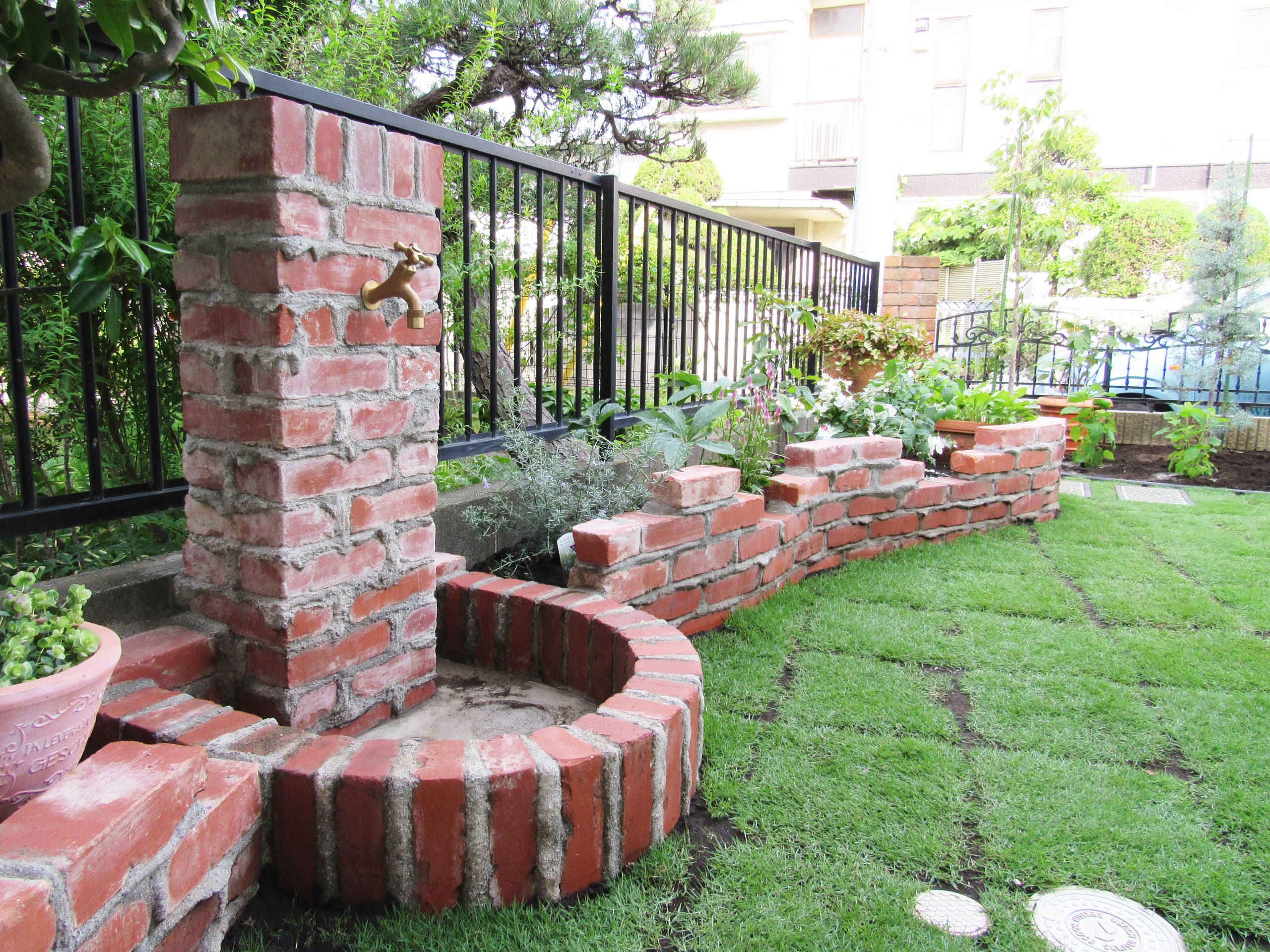 和風から洋風へ大変身 アンティークレンガのお庭 Traditional Patio Other By Ieniwa工房 株式会社 Houzz