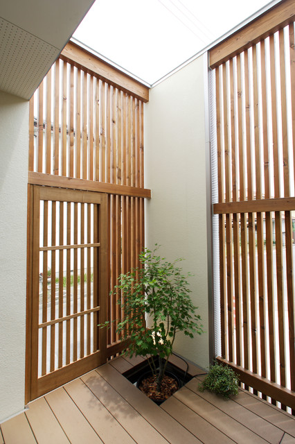 外と内がつながる格子の家 Asiatico Salon Otras Zonas De Interior Lifestyle Design Rh アールエイチプラス