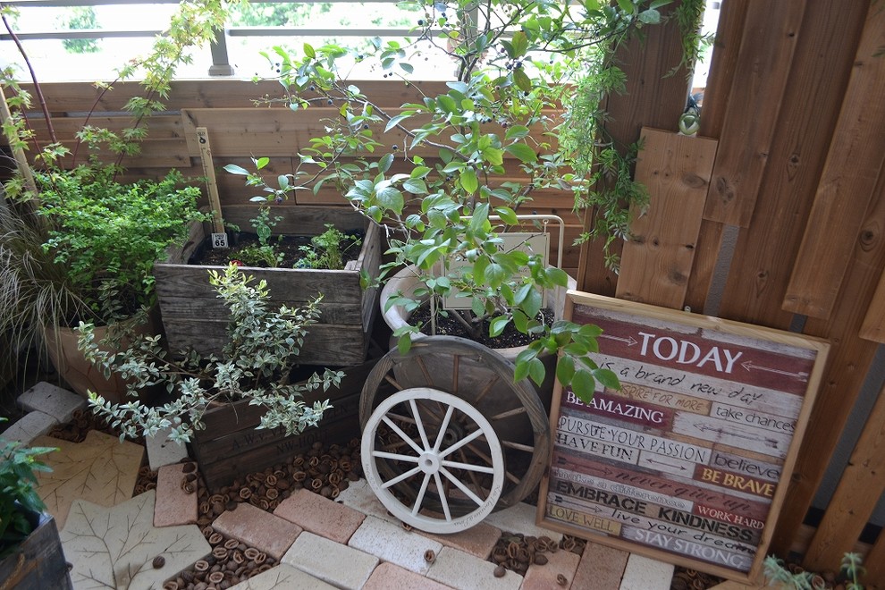 大阪府o様邸 これがマンションのお庭 ベランダリフォーム大作戦 Patio Osaka By The Farm Universal ザファームユニバーサル デザインオフィス Houzz 大阪府o様邸 これがマンションのお庭 ベランダリフォーム大作戦 Patio Osaka By The Farm Universal ザファームユニバーサル デザインオフィス Houzz