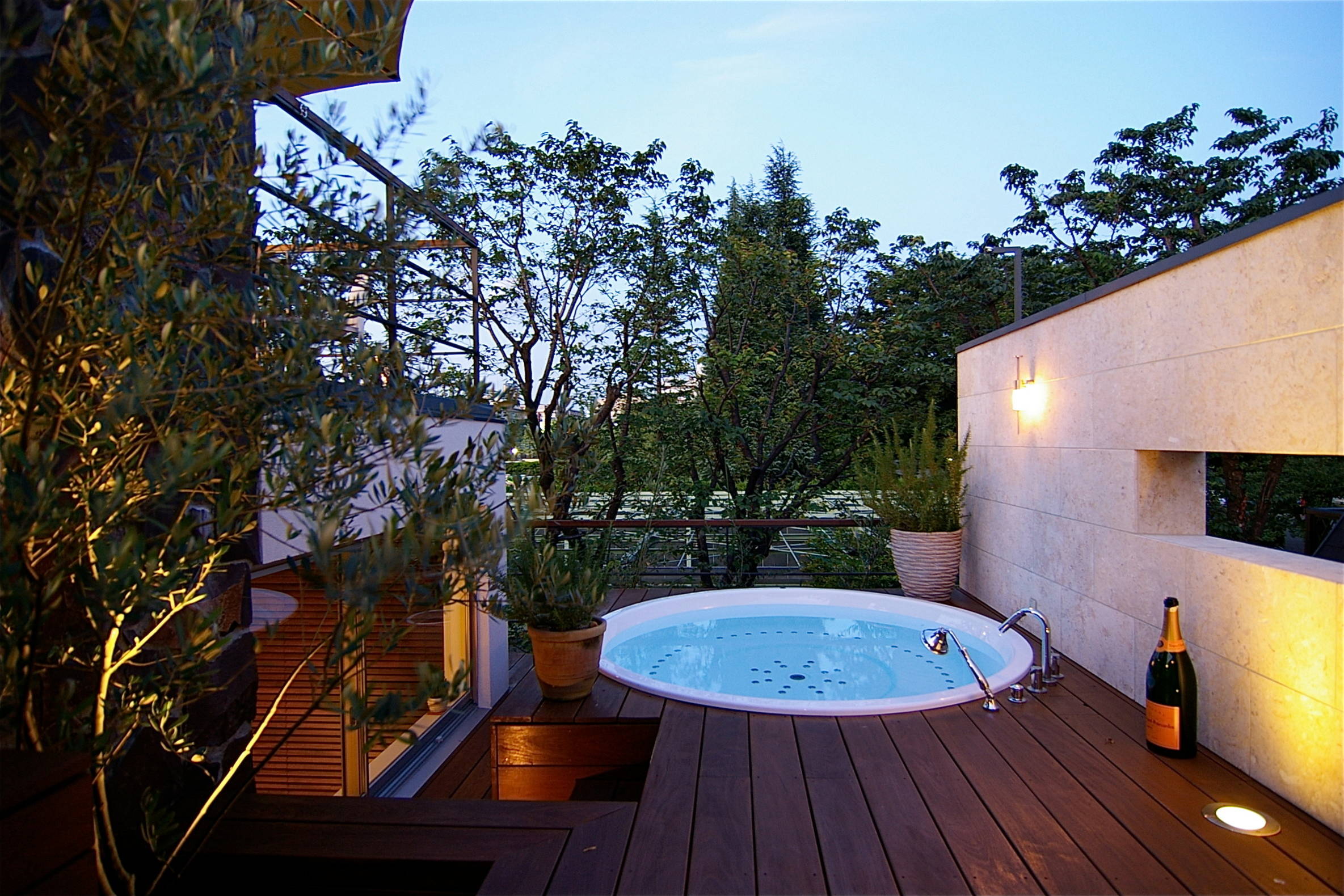 屋上のジャグジー Modern Patio Tokyo By Sデザイン設計一級建築士事務所 Houzz