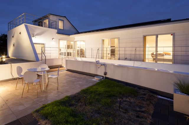 屋上テラスでプライベートなひと時 Patio Otras Zonas De 株式会社住工房スタイル Houzz