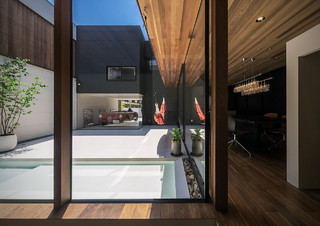 水盤のあるガレージコートハウス Contemporary Patio Osaka By 近藤晃弘建築都市設計事務所 Akihiro Kondo Architecture Houzz