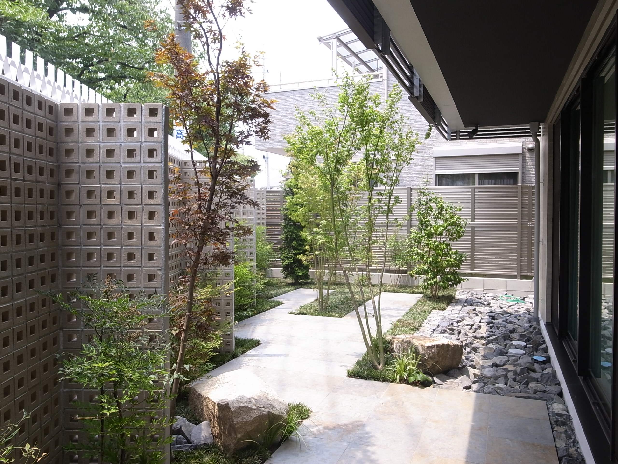 おしゃれなテラス 中庭の画像 21年9月 Houzz ハウズ