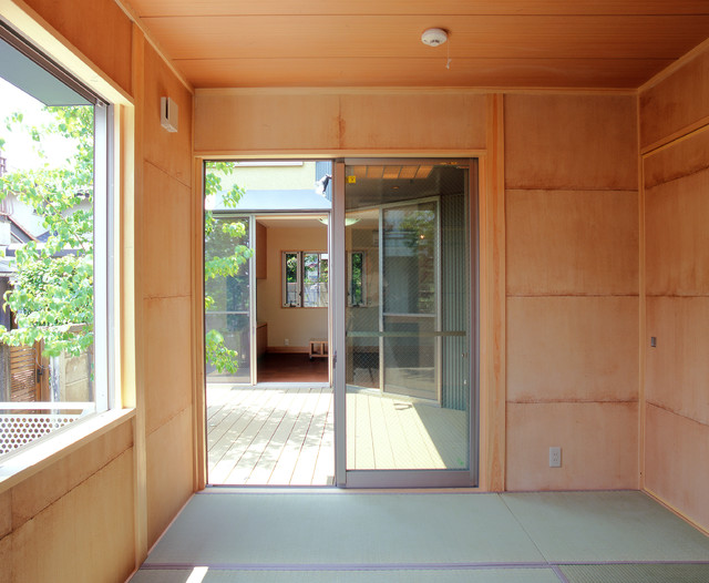 自然素材壁紙の和室 Moderne Terrasse Et Patio Tokyo Par アートディナー 中澤建築設計事務所 Houzz