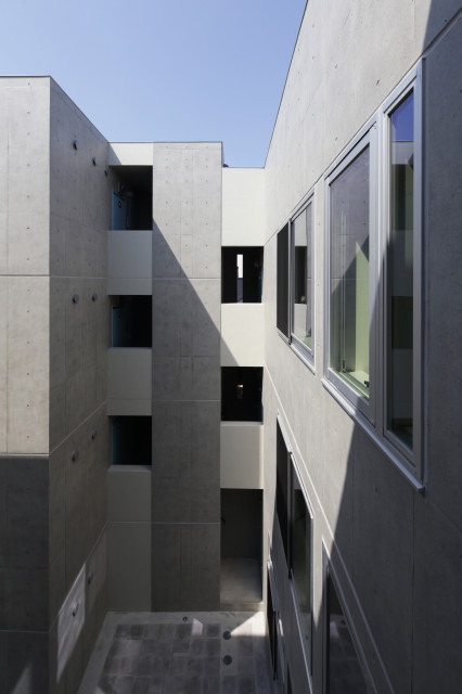 集合住宅 Hikarium Moderne Terrasse Et Patio Tokyo Par Socius一級建築士事務所 Houzz