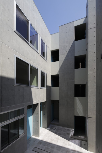 集合住宅 Hikarium Moderne Terrasse Et Patio Tokyo Par Socius一級建築士事務所 Houzz