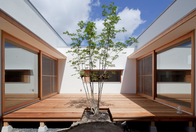 高浜の家 通り土間の先に中庭が広がる住まい Modern Home Office Nagoya By 松原建築計画 Matsubara Architect Design Office Houzz Uk