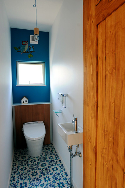 北欧ブルー グリーンをアクセントカラーにしたシンプルナチュラルなお家 北欧 トイレ 洗面所 他の地域 クローバーハウス Houzz ハウズ