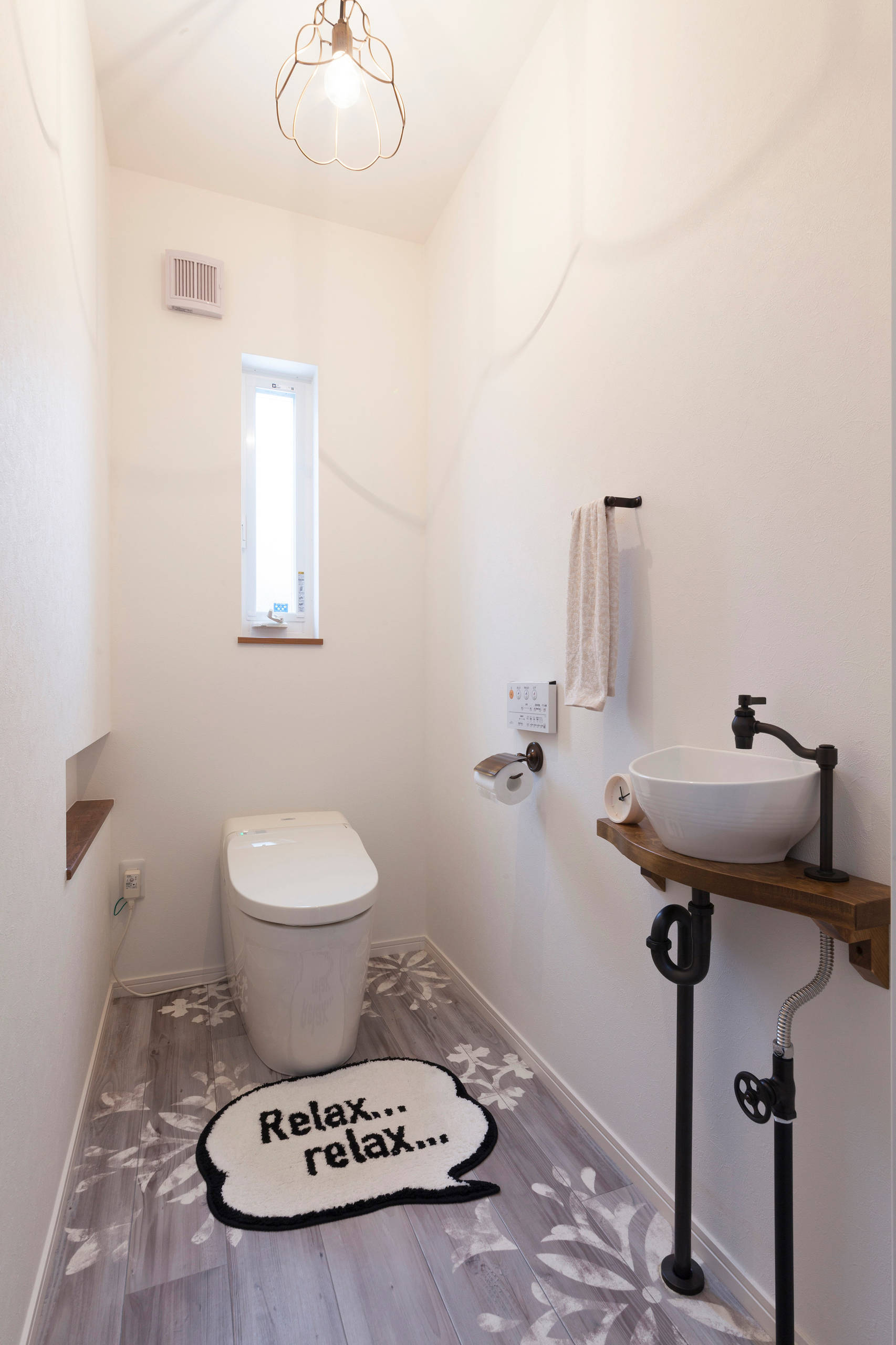おしゃれなカントリー風トイレ 洗面所の画像 21年9月 Houzz ハウズ